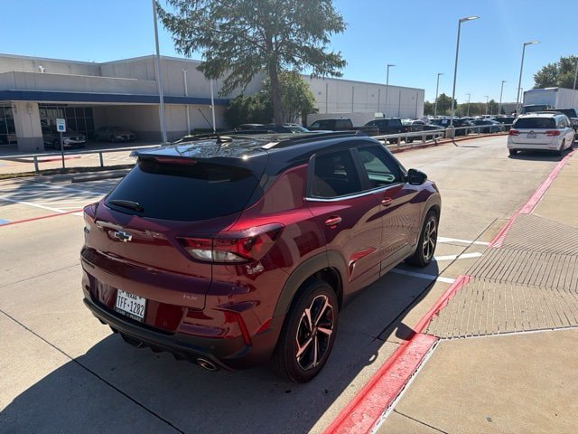 Used 2023 Chevrolet TrailBlazer RS w/ Sun and Liftgate Package FWD image 7
