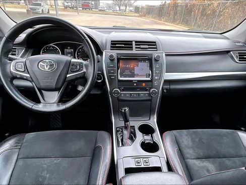 Used 2016 Toyota Camry XSE image 15
