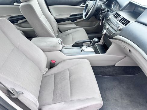 Used 2012 Honda Accord LX image 9
