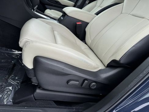 Used 2024 Subaru Ascent Limited w/ Technology Package image 7