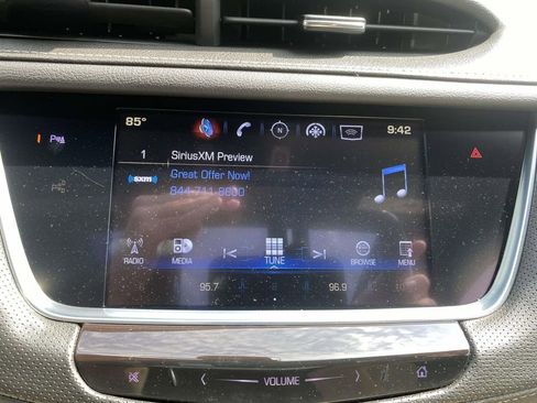 Used 2018 Cadillac XT5 Premium Luxury FWD image 25