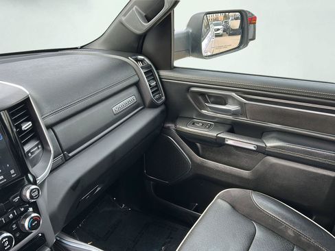 Used 2024 RAM 1500 Laramie AWD/4WD image 17