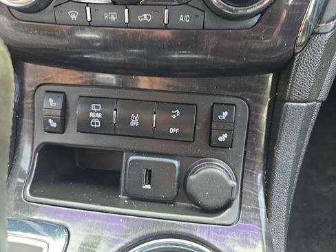 Used 2016 Buick Enclave Leather AWD/4WD image 27