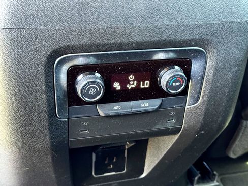 Used 2025 Chevrolet Tahoe Z71 image 20