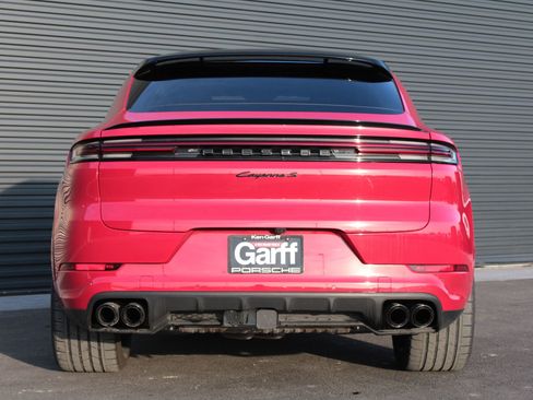 Certified 2025 Porsche Cayenne S image 11