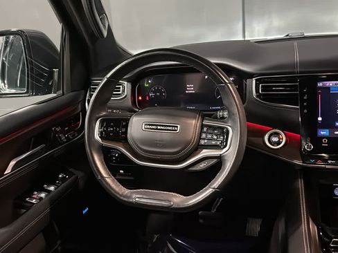 Used 2022 Jeep Grand Wagoneer Series II AWD/4WD image 25