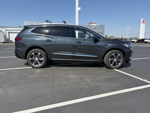 Used 2021 Buick Enclave Essence w/ LPO, Touring Package image 20