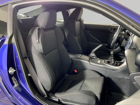 Used 2025 Toyota GR86 w/ ALL Weather Mat Package (TMS) RWD image 10