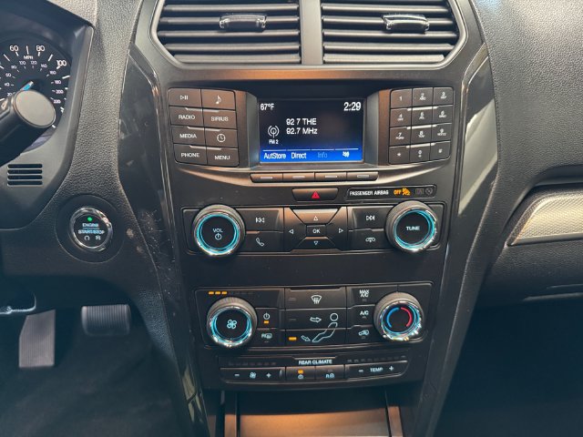 Used 2019 Ford Explorer XLT AWD/4WD image 3