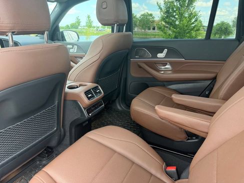 Used 2024 Mercedes-Benz GLS 450 4MATIC image 18