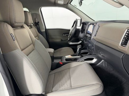 Used 2022 Nissan Frontier SV w/ Technology Package image 30