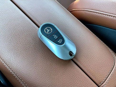 Certified 2023 Mercedes-Benz GLC 300 4MATIC image 38