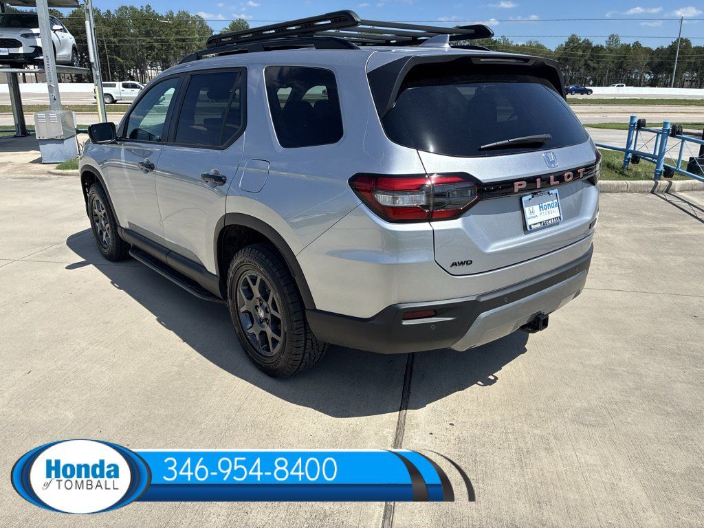 New 2026 Honda Pilot TrailSport image 4
