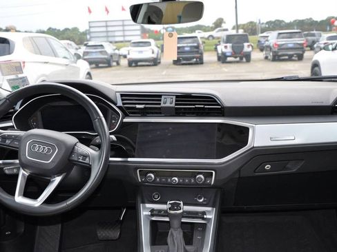 Used 2021 Audi Q3 2.0T Premium image 18