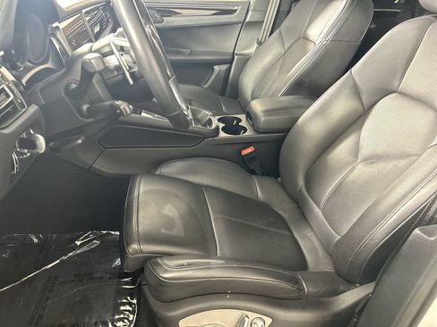 Used 2023 Porsche Macan Turbo AWD/4WD image 22
