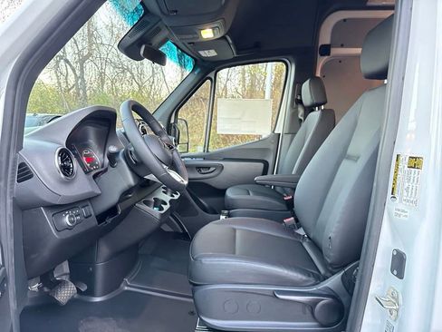 New 2025 Mercedes-Benz Sprinter 2500 image 9