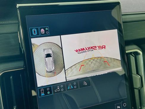 Used 2025 GMC Acadia Elevation w/ Elevation Premium Package FWD image 19