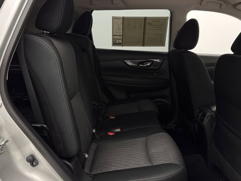 Used 2019 Nissan Rogue SV w/ Premium Package image 34