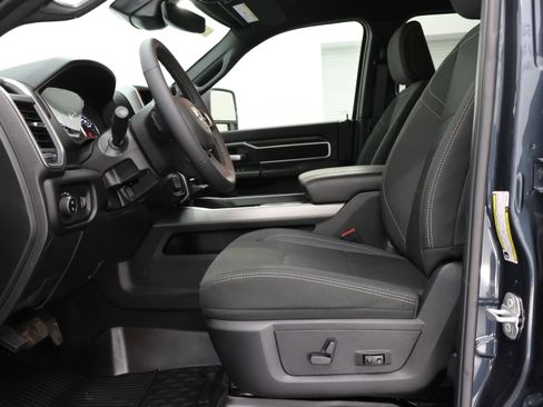 Used 2025 RAM 2500 Big Horn AWD/4WD image 8
