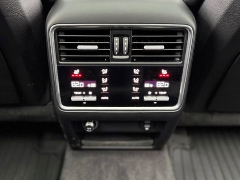 Certified 2023 Porsche Cayenne S Platinum image 33