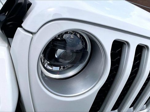 Used 2023 Jeep Wrangler Unlimited Sahara AWD/4WD image 27