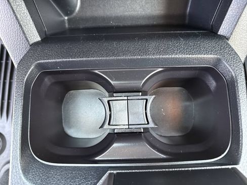 Used 2018 Toyota Tacoma SR5 AWD/4WD image 27