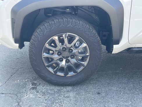 Used 2025 Toyota 4Runner SR5 RWD image 11