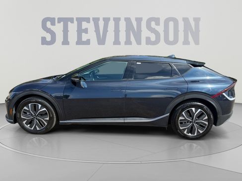 Used 2024 Kia EV6 Light AWD/4WD image 2