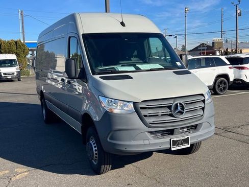 Used 2022 Mercedes-Benz Sprinter 3500 image 5