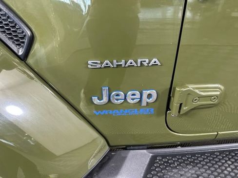 Used 2022 Jeep Wrangler Unlimited Sahara w/ Cold Weather Group image 10