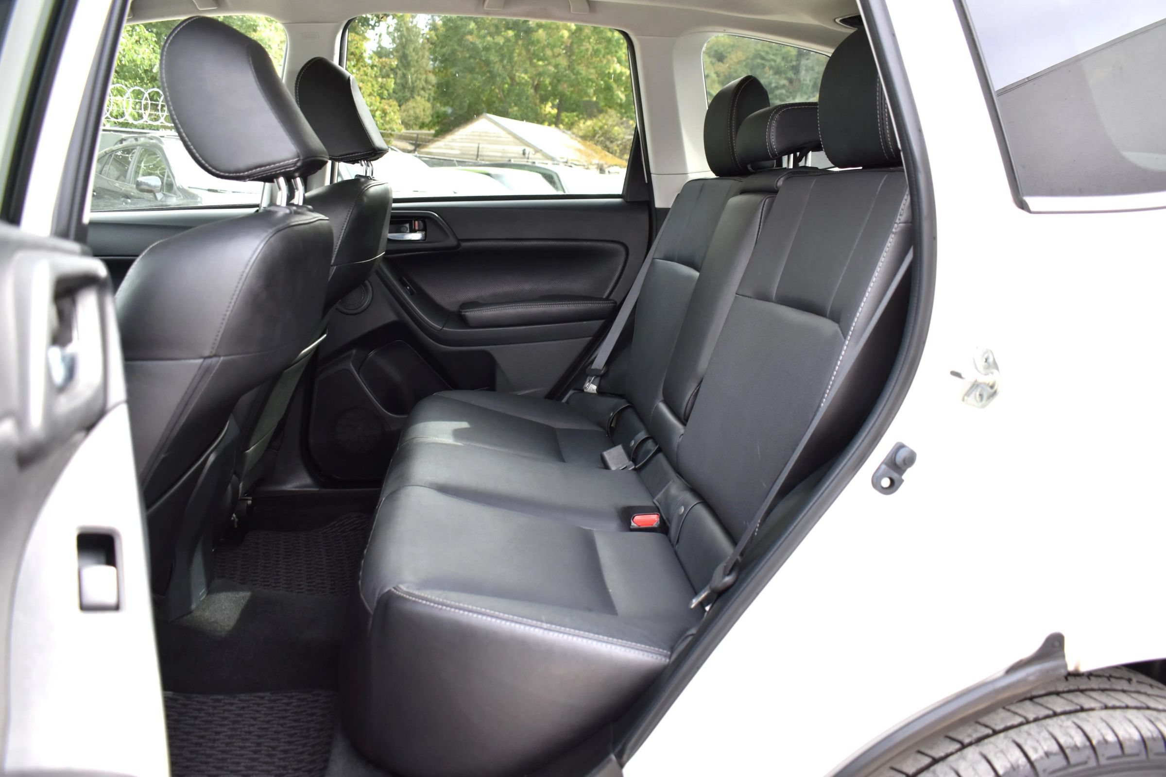 Used 2015 Subaru Forester 2.0XT Touring AWD/4WD image 30