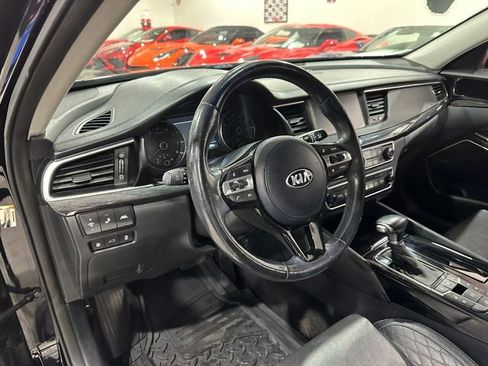 Used 2019 Kia Cadenza Limited image 11