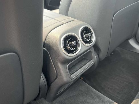 Used 2026 Mercedes-Benz GLC 300 4MATIC image 33