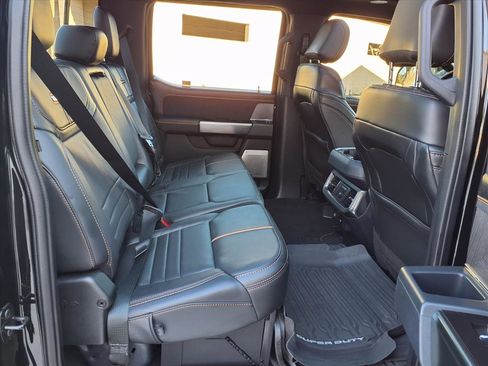 Used 2024 Ford F250 Platinum image 14