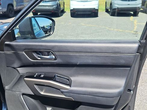 Used 2025 Nissan Pathfinder Platinum w/ Cargo Package FWD image 28