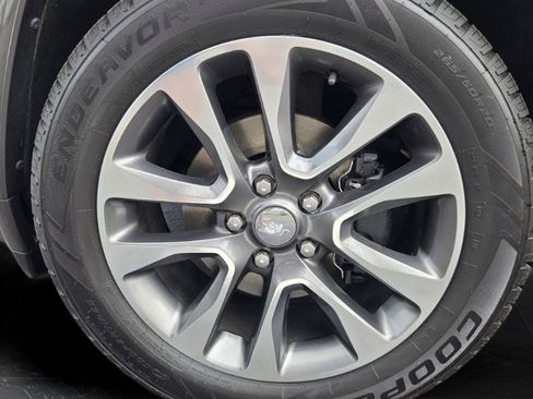 Used 2017 Jeep Grand Cherokee Overland AWD/4WD image 39