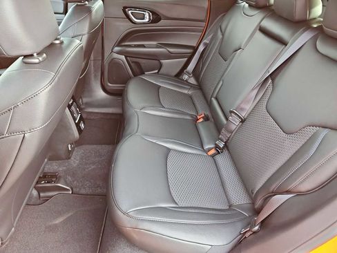 New 2026 Jeep Compass Latitude image 19