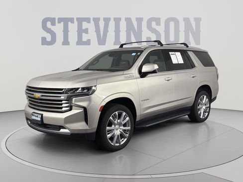 Used 2024 Chevrolet Tahoe High Country AWD/4WD image 3
