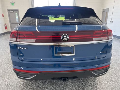 New 2025 Volkswagen Atlas Cross Sport SE image 3