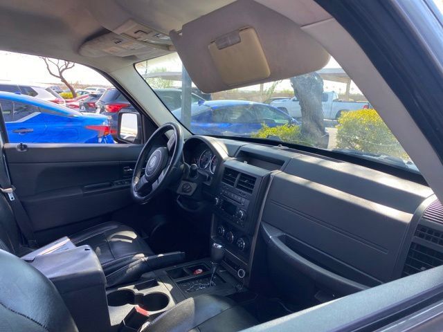 Used 2012 Jeep Liberty Sport RWD image 5