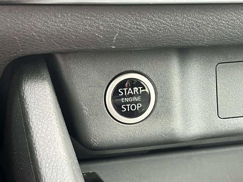 Used 2023 Nissan Rogue SV FWD image 31