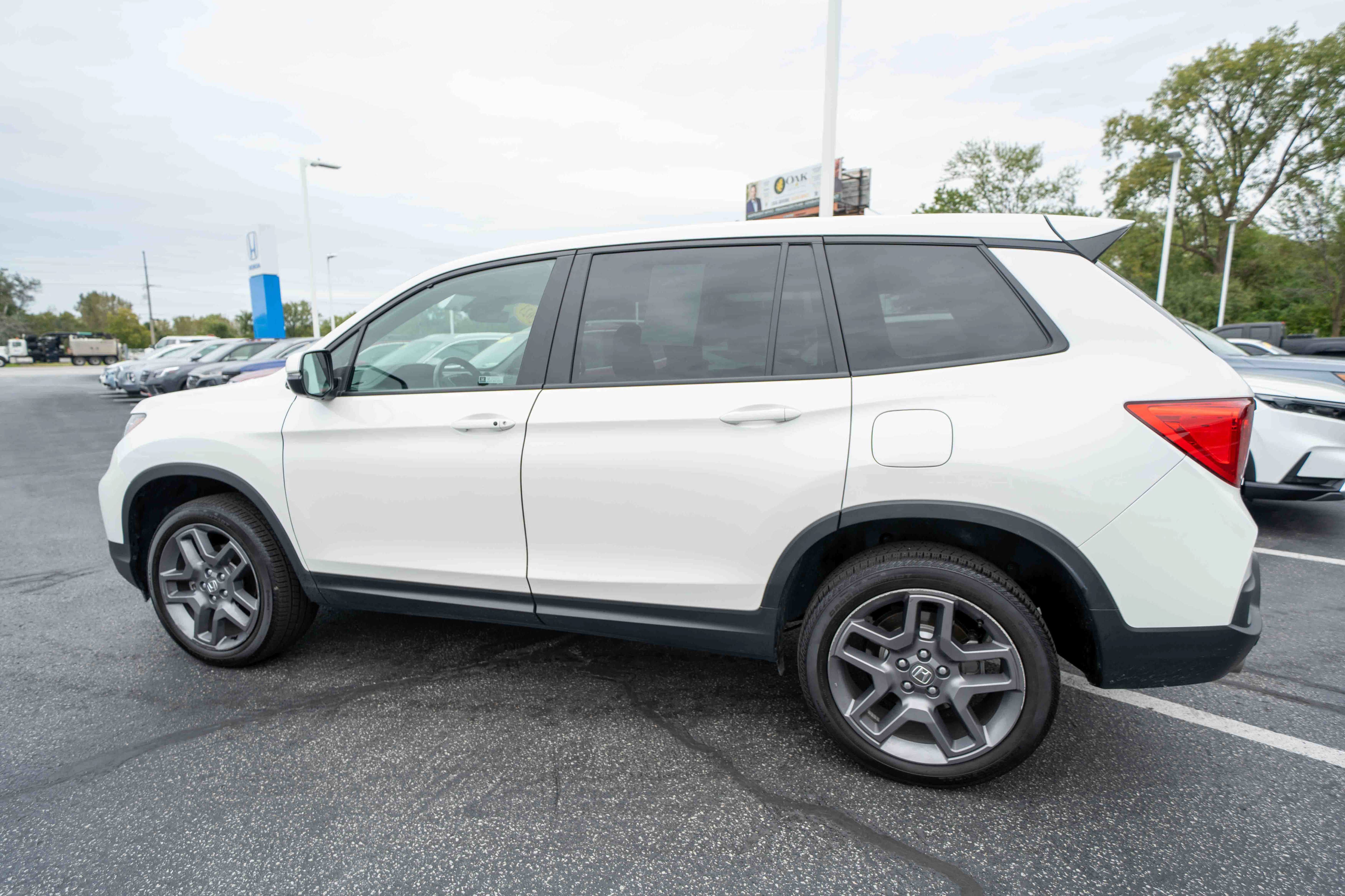 Used 2023 Honda Passport EX-L image 4