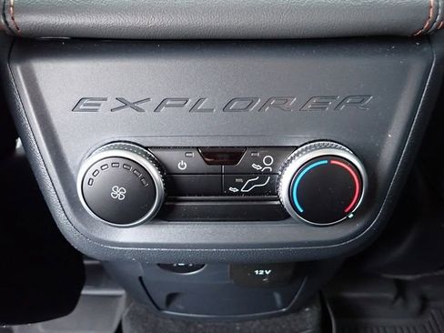 Used 2025 Ford Explorer Active image 17