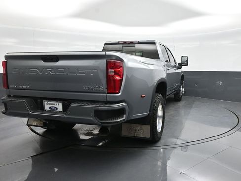 Used 2024 Chevrolet Silverado 3500 High Country w/ Technology Package AWD/4WD image 4