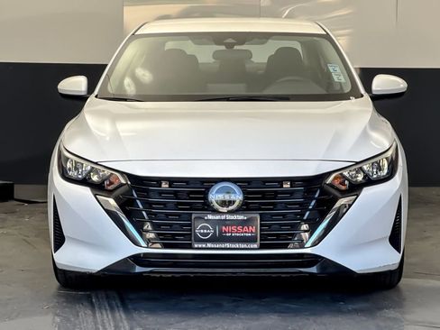 Used 2024 Nissan Sentra SV FWD image 8