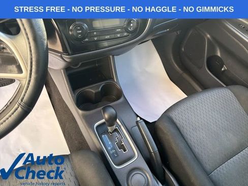 Used 2014 Mitsubishi Outlander ES image 18