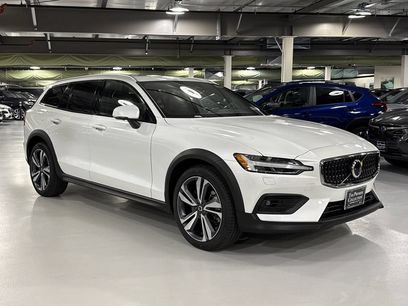 Used 2024 Volvo V60 B5 Cross Country Plus