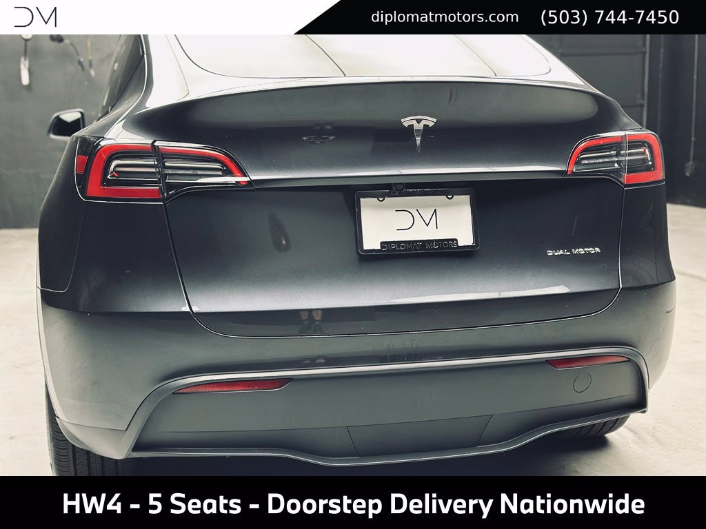 Used 2025 Tesla Model Y Long Range AWD/4WD image 16