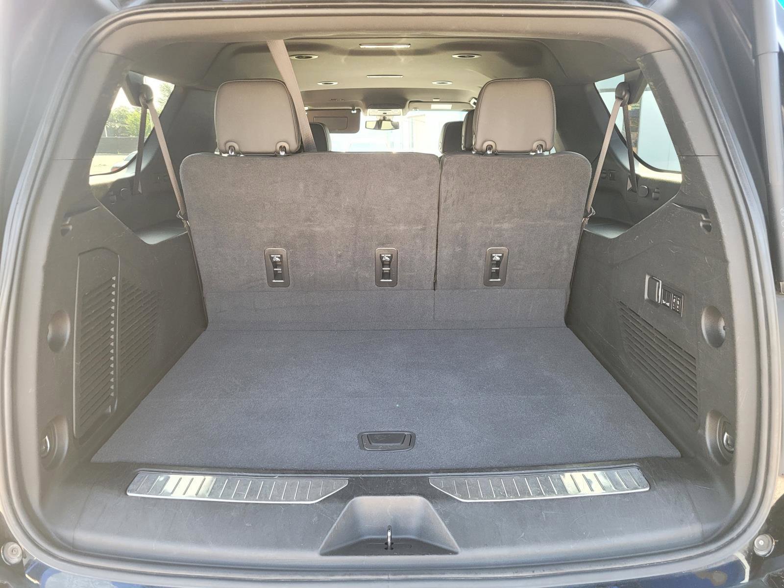 Used 2022 Chevrolet Suburban Premier AWD/4WD image 14