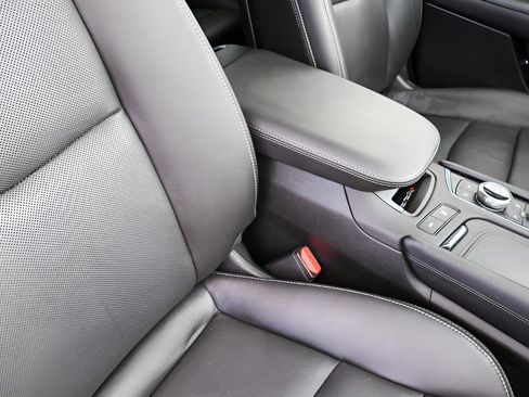 Used 2023 Cadillac XT6 Premium Luxury w/ Technology Package image 24